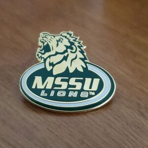 MSSU LIONS GREEN GOLD ENAMEL PIN alumni Missouri Southern State University